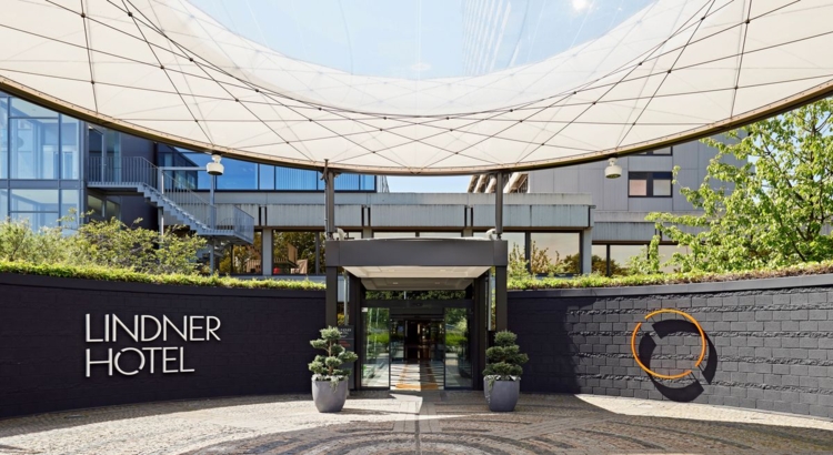 Lindner Re-Branding im Hotel-Eingangsbereich Foto Lindner Hotels