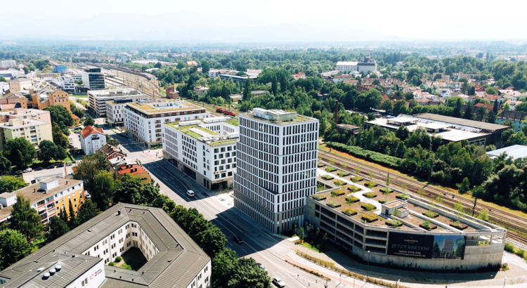 Rosenheim Lokhöfe Premier Inn Foto Jungadler