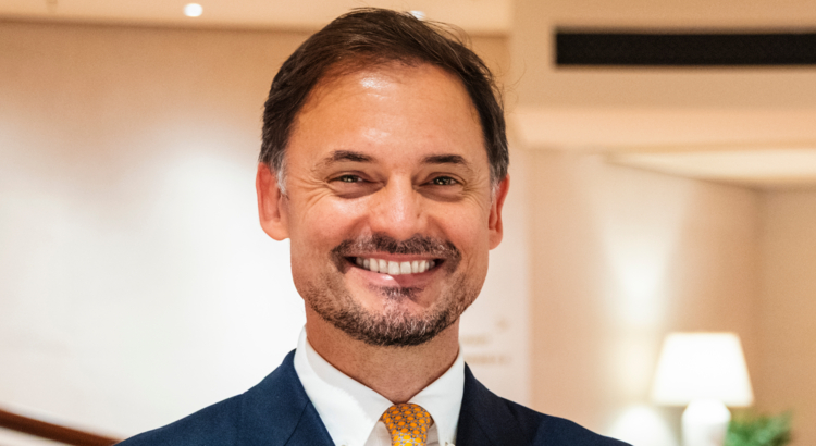 Gordon Debus General Manager Conrad Hamburg MHP